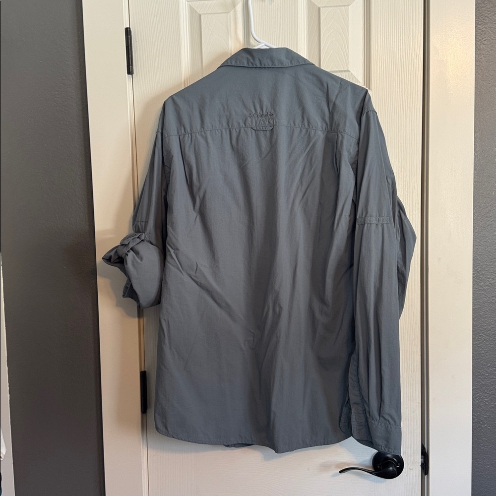 Men’s Columbia Titanium series fishing or sportsman shirt in XL. - Picture 5 of 6